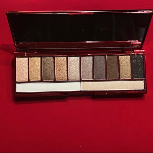 PICK 5 FOR $20 YBF Posh and Portable Eyeshadow Palette - Picture 2 of 3